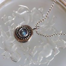 Load image into Gallery viewer, Moonstone Pebble