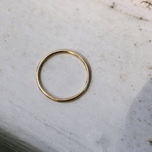 Load image into Gallery viewer, Solid 14K Gold Ring