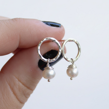Load image into Gallery viewer, Hera Studs (Pearls)