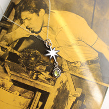 Load image into Gallery viewer, Birthstone Star AUGUST (Peridot)